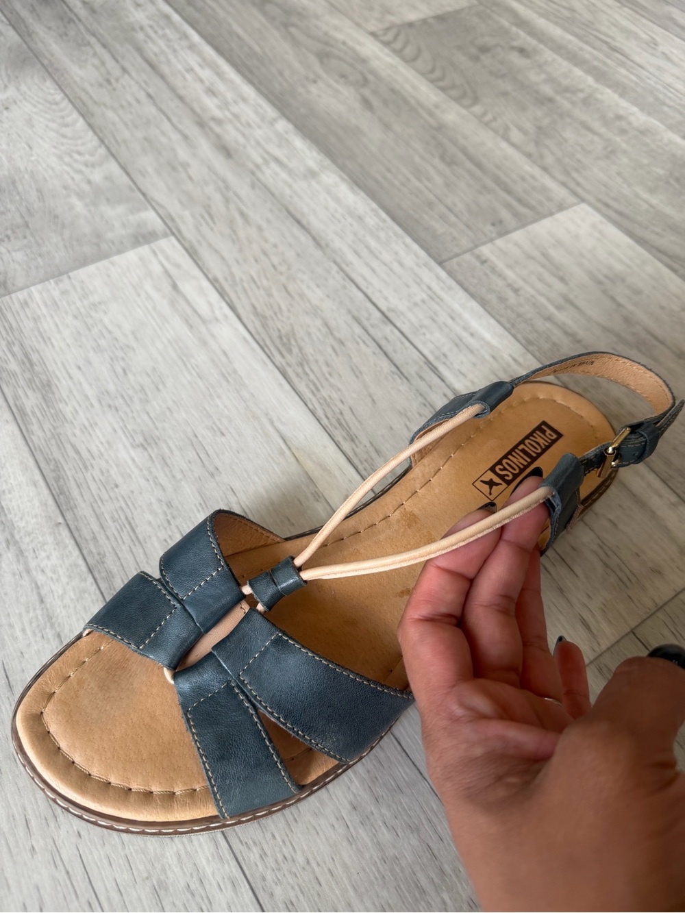 Pikolinos Women's Seafoam Leather strap sandals.